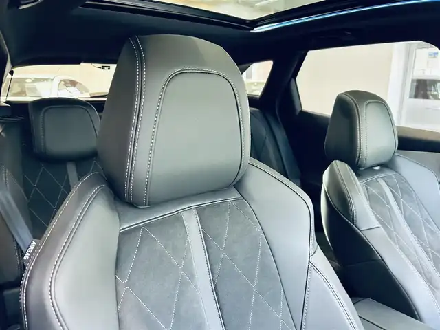 プジョー ３００８ GT ブルー HDi 大阪府 2019(令1)年 3.9万km 黒 パノラマサンルーフ/ACC/ハーフレザー/Dメモリ付きパワーシート/シートヒーター/純正ディスプレイオーディオ/applecarplay/バック・サイドカメラ/純正18インチAW/LEDヘッドライト/電動リアゲート/ブラインドスポット/ワイヤレス充電/クリアランスソナー/パドルシフト/ルーフレール/ETC/ドラレコ