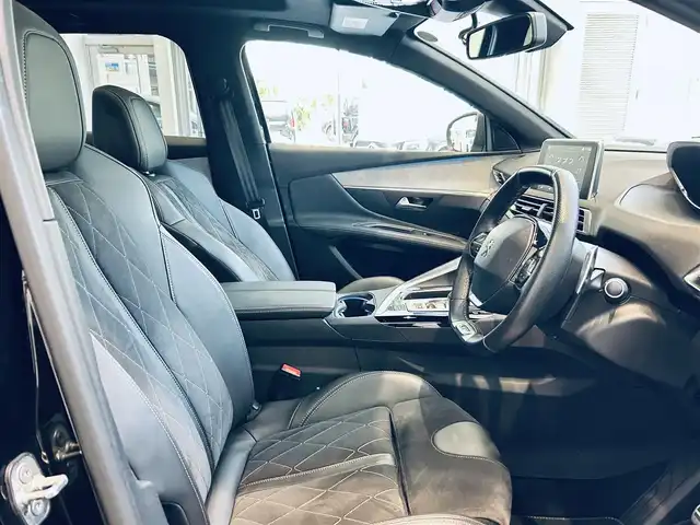プジョー ３００８ GT ブルー HDi 大阪府 2019(令1)年 3.9万km 黒 パノラマサンルーフ/ACC/ハーフレザー/Dメモリ付きパワーシート/シートヒーター/純正ディスプレイオーディオ/applecarplay/バック・サイドカメラ/純正18インチAW/LEDヘッドライト/電動リアゲート/ブラインドスポット/ワイヤレス充電/クリアランスソナー/パドルシフト/ルーフレール/ETC/ドラレコ