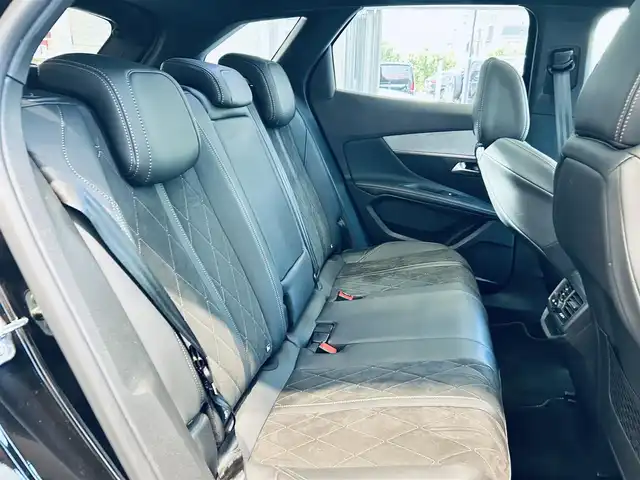 プジョー ３００８ GT ブルー HDi 大阪府 2019(令1)年 3.9万km 黒 パノラマサンルーフ/ACC/ハーフレザー/Dメモリ付きパワーシート/シートヒーター/純正ディスプレイオーディオ/applecarplay/バック・サイドカメラ/純正18インチAW/LEDヘッドライト/電動リアゲート/ブラインドスポット/ワイヤレス充電/クリアランスソナー/パドルシフト/ルーフレール/ETC/ドラレコ