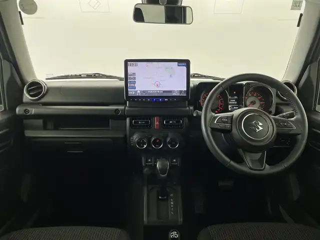 スズキ ジムニー XC 群馬県 2024(令6)年 0.6万km ミディアムグレー ALPINE11インチフローティングナビ/・AM/FM/Bluetooth/AppleCarPlay/AndroidAuto/＝＝＝＝＝＝/ＡＬＰＩＮＥ１１インチフローティングナビ　シートヒーター　クリアランスソナー　クルーズコントロール　バックカメラ　プッシュスタート　スマートキー　ホワイトレタータイヤ　ＬＥＤヘッドライト　４ＷＤ　禁煙