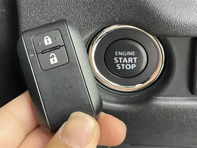 スズキ ジムニー XC 群馬県 2024(令6)年 0.6万km ミディアムグレー ALPINE11インチフローティングナビ/・AM/FM/Bluetooth/AppleCarPlay/AndroidAuto/＝＝＝＝＝＝/ＡＬＰＩＮＥ１１インチフローティングナビ　シートヒーター　クリアランスソナー　クルーズコントロール　バックカメラ　プッシュスタート　スマートキー　ホワイトレタータイヤ　ＬＥＤヘッドライト　４ＷＤ　禁煙