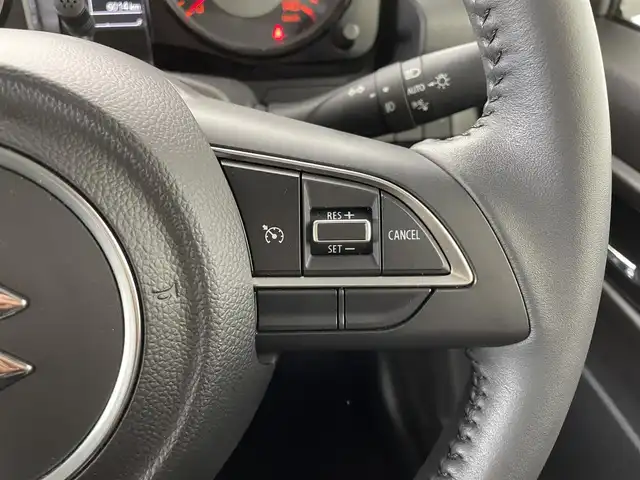 スズキ ジムニー XC 群馬県 2024(令6)年 0.6万km ミディアムグレー ALPINE11インチフローティングナビ/・AM/FM/Bluetooth/AppleCarPlay/AndroidAuto/＝＝＝＝＝＝/ＡＬＰＩＮＥ１１インチフローティングナビ　シートヒーター　クリアランスソナー　クルーズコントロール　バックカメラ　プッシュスタート　スマートキー　ホワイトレタータイヤ　ＬＥＤヘッドライト　４ＷＤ　禁煙