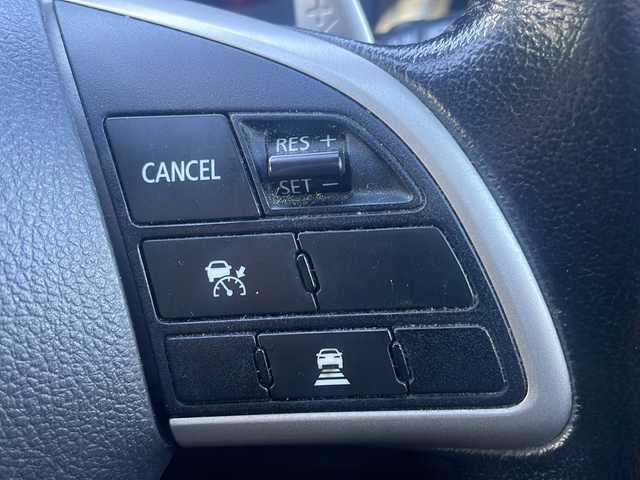 三菱 アウトランダー 24G ナビパッケージ 福島県 2014(平26)年 8.9万km シルキーホワイト e-Assist/・衝突被害軽減ブレーキ/・車線逸脱警報装置/・アダプティブクルーズコントロール/・誤発進抑制装置/純正メモリーナビ/・型番：J-11/・フルセグTV/BT/SD/CD/DVD/USB/iPod/FM/AM/・バックカメラ/・ビルトインETC/革張りステアリング/・ステアリングスイッチ/・パドルシフト/電動リアゲート/アイドリングストップ/3列シート/・フルフラットシート/プッシュスタート/・スマートキー/LEDヘッドライト/・オートライト/・フォグランプ/社外16インチAW/・TRGホイール/積込みサマータイヤ/・純正AW/・溝5mm/純正フロアマット/純正ドアバイザー/4WD