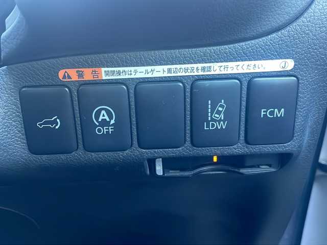 三菱 アウトランダー 24G ナビパッケージ 福島県 2014(平26)年 8.9万km シルキーホワイト e-Assist/・衝突被害軽減ブレーキ/・車線逸脱警報装置/・アダプティブクルーズコントロール/・誤発進抑制装置/純正メモリーナビ/・型番：J-11/・フルセグTV/BT/SD/CD/DVD/USB/iPod/FM/AM/・バックカメラ/・ビルトインETC/革張りステアリング/・ステアリングスイッチ/・パドルシフト/電動リアゲート/アイドリングストップ/3列シート/・フルフラットシート/プッシュスタート/・スマートキー/LEDヘッドライト/・オートライト/・フォグランプ/社外16インチAW/・TRGホイール/積込みサマータイヤ/・純正AW/・溝5mm/純正フロアマット/純正ドアバイザー/4WD