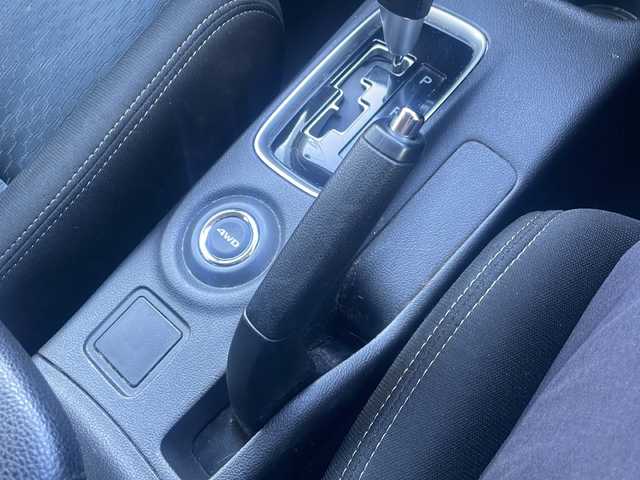 三菱 アウトランダー 24G ナビパッケージ 福島県 2014(平26)年 8.9万km シルキーホワイト e-Assist/・衝突被害軽減ブレーキ/・車線逸脱警報装置/・アダプティブクルーズコントロール/・誤発進抑制装置/純正メモリーナビ/・型番：J-11/・フルセグTV/BT/SD/CD/DVD/USB/iPod/FM/AM/・バックカメラ/・ビルトインETC/革張りステアリング/・ステアリングスイッチ/・パドルシフト/電動リアゲート/アイドリングストップ/3列シート/・フルフラットシート/プッシュスタート/・スマートキー/LEDヘッドライト/・オートライト/・フォグランプ/社外16インチAW/・TRGホイール/積込みサマータイヤ/・純正AW/・溝5mm/純正フロアマット/純正ドアバイザー/4WD