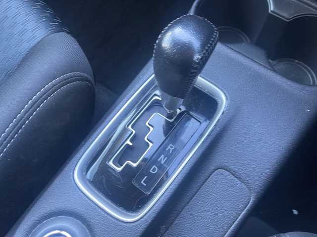 三菱 アウトランダー 24G ナビパッケージ 福島県 2014(平26)年 8.9万km シルキーホワイト e-Assist/・衝突被害軽減ブレーキ/・車線逸脱警報装置/・アダプティブクルーズコントロール/・誤発進抑制装置/純正メモリーナビ/・型番：J-11/・フルセグTV/BT/SD/CD/DVD/USB/iPod/FM/AM/・バックカメラ/・ビルトインETC/革張りステアリング/・ステアリングスイッチ/・パドルシフト/電動リアゲート/アイドリングストップ/3列シート/・フルフラットシート/プッシュスタート/・スマートキー/LEDヘッドライト/・オートライト/・フォグランプ/社外16インチAW/・TRGホイール/積込みサマータイヤ/・純正AW/・溝5mm/純正フロアマット/純正ドアバイザー/4WD