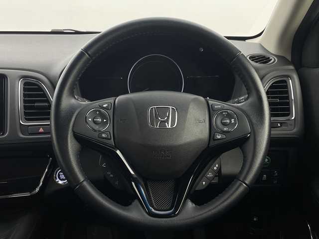 ホンダ ヴェゼル X ホンダセンシング 新潟県 2020(令2)年 2.8万km プラチナホワイトパール ホンダセンシング/純正8インチインターナビ/ CD/DVD/Bluetooth/フルセグTV/バックカメラ/レーダークルーズコントロール/LEDオートライト/純正16インチアルミホイール/ステアリングリモコン/レーンキープアシスト/ドラレコ/チップアップシート/スマートキー/ビルトインETC