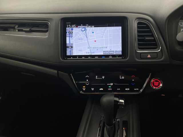 ホンダ ヴェゼル X ホンダセンシング 新潟県 2020(令2)年 2.8万km プラチナホワイトパール ホンダセンシング/純正8インチインターナビ/ CD/DVD/Bluetooth/フルセグTV/バックカメラ/レーダークルーズコントロール/LEDオートライト/純正16インチアルミホイール/ステアリングリモコン/レーンキープアシスト/ドラレコ/チップアップシート/スマートキー/ビルトインETC