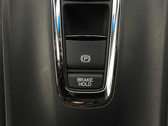 ホンダ ヴェゼル X ホンダセンシング 新潟県 2020(令2)年 2.8万km プラチナホワイトパール ホンダセンシング/純正8インチインターナビ/ CD/DVD/Bluetooth/フルセグTV/バックカメラ/レーダークルーズコントロール/LEDオートライト/純正16インチアルミホイール/ステアリングリモコン/レーンキープアシスト/ドラレコ/チップアップシート/スマートキー/ビルトインETC