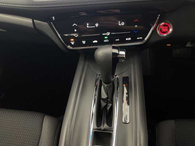 ホンダ ヴェゼル X ホンダセンシング 新潟県 2020(令2)年 2.8万km プラチナホワイトパール ホンダセンシング/純正8インチインターナビ/ CD/DVD/Bluetooth/フルセグTV/バックカメラ/レーダークルーズコントロール/LEDオートライト/純正16インチアルミホイール/ステアリングリモコン/レーンキープアシスト/ドラレコ/チップアップシート/スマートキー/ビルトインETC