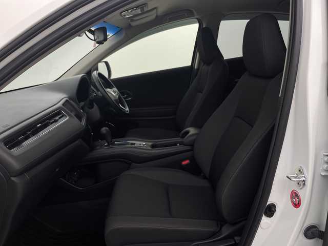 ホンダ ヴェゼル X ホンダセンシング 新潟県 2020(令2)年 2.8万km プラチナホワイトパール ホンダセンシング/純正8インチインターナビ/ CD/DVD/Bluetooth/フルセグTV/バックカメラ/レーダークルーズコントロール/LEDオートライト/純正16インチアルミホイール/ステアリングリモコン/レーンキープアシスト/ドラレコ/チップアップシート/スマートキー/ビルトインETC