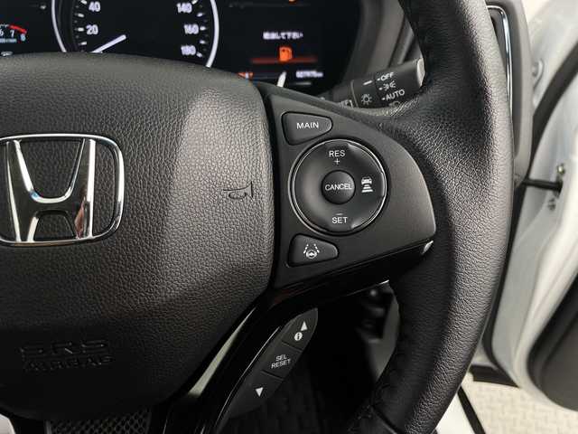 ホンダ ヴェゼル X ホンダセンシング 新潟県 2020(令2)年 2.8万km プラチナホワイトパール ホンダセンシング/純正8インチインターナビ/ CD/DVD/Bluetooth/フルセグTV/バックカメラ/レーダークルーズコントロール/LEDオートライト/純正16インチアルミホイール/ステアリングリモコン/レーンキープアシスト/ドラレコ/チップアップシート/スマートキー/ビルトインETC