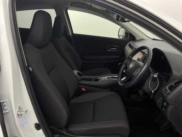 ホンダ ヴェゼル X ホンダセンシング 新潟県 2020(令2)年 2.8万km プラチナホワイトパール ホンダセンシング/純正8インチインターナビ/ CD/DVD/Bluetooth/フルセグTV/バックカメラ/レーダークルーズコントロール/LEDオートライト/純正16インチアルミホイール/ステアリングリモコン/レーンキープアシスト/ドラレコ/チップアップシート/スマートキー/ビルトインETC