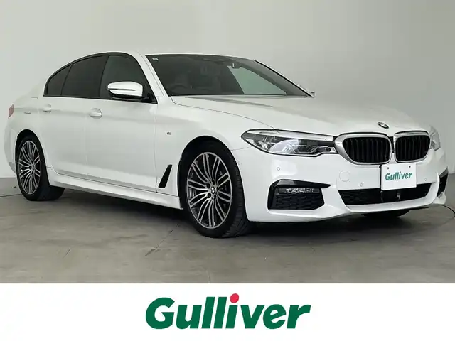 ＢＭＷ ５２３ｄ Mスポーツ 大分県 2020(令2)年 2.3万km アルピンホワイトⅢ ワンオーナー/インテリジェントセーフティ/ヘッドアップディスプレイ/360°モニター/純正10.25インチHDDナビゲーション/【フルセグTV、DVD再生可、BT対応、USB】/ステアリングスイッチ/黒レザーシート/・運転席2メモリーシート/・前席パワーシート/・全席シートヒーター/ミラー一体型ETC/SOSコール/レインセンサー/パワーバックドア/純正ドライブレコーダー(前方)/アイドリングストップ/横滑り防止装置/電動格納ミラー/純正フロアマット/オートライト/LEDヘッドライト/LEDフォグ/純正19インチアルミホイール/コーナーセンサー/保証書、取説、スペアキー有り