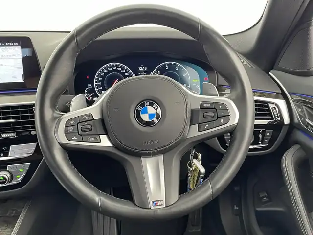ＢＭＷ ５２３ｄ Mスポーツ 大分県 2020(令2)年 2.3万km アルピンホワイトⅢ ワンオーナー/インテリジェントセーフティ/ヘッドアップディスプレイ/360°モニター/純正10.25インチHDDナビゲーション/【フルセグTV、DVD再生可、BT対応、USB】/ステアリングスイッチ/黒レザーシート/・運転席2メモリーシート/・前席パワーシート/・全席シートヒーター/ミラー一体型ETC/SOSコール/レインセンサー/パワーバックドア/純正ドライブレコーダー(前方)/アイドリングストップ/横滑り防止装置/電動格納ミラー/純正フロアマット/オートライト/LEDヘッドライト/LEDフォグ/純正19インチアルミホイール/コーナーセンサー/保証書、取説、スペアキー有り