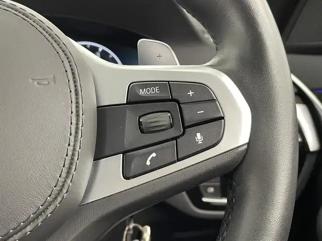 ＢＭＷ ５２３ｄ Mスポーツ 大分県 2020(令2)年 2.3万km アルピンホワイトⅢ ワンオーナー/インテリジェントセーフティ/ヘッドアップディスプレイ/360°モニター/純正10.25インチHDDナビゲーション/【フルセグTV、DVD再生可、BT対応、USB】/ステアリングスイッチ/黒レザーシート/・運転席2メモリーシート/・前席パワーシート/・全席シートヒーター/ミラー一体型ETC/SOSコール/レインセンサー/パワーバックドア/純正ドライブレコーダー(前方)/アイドリングストップ/横滑り防止装置/電動格納ミラー/純正フロアマット/オートライト/LEDヘッドライト/LEDフォグ/純正19インチアルミホイール/コーナーセンサー/保証書、取説、スペアキー有り