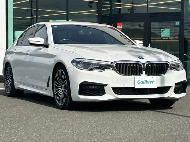 ＢＭＷ ５２３ｄ Mスポーツ 鹿児島県 2020(令2)年 2.3万km アルピンホワイトⅢ ワンオーナー/インテリジェントセーフティ/ヘッドアップディスプレイ/360°モニター/純正10.25インチHDDナビゲーション/【フルセグTV、DVD再生可、BT対応、USB】/ステアリングスイッチ/黒レザーシート/・運転席2メモリーシート/・前席パワーシート/・全席シートヒーター/ミラー一体型ETC/SOSコール/レインセンサー/パワーバックドア/純正ドライブレコーダー(前方)/アイドリングストップ/横滑り防止装置/電動格納ミラー/純正フロアマット/オートライト/LEDヘッドライト/LEDフォグ/純正19インチアルミホイール/コーナーセンサー/保証書、取説、スペアキー有り