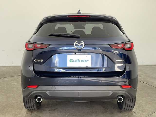 マツダ ＣＸ－５ XD ブラックトーンエディション 兵庫県 2022(令4)年 4.8万km ディープクリスタルブルーマイカ ・純正10.25インチナビ/CD/DVD/Bluetooth/TV/USB/・360°ビューモニター/・BOSEサウンドシステム/・ETC/・i-ACTIVSENSE/・スマートブレーキサポート/・スマートシティブレーキサポート/・レーンキープアシストシステム/・車間認知支援システム/・車線逸脱警報システム/・ブラインドスポットモニタリング/・クルージング＆トラフィックサポート/・ハンズフリー機能付パワーリフトゲート/・革巻きステアリング/・ステアリングスイッチ/・パドルシフト/・ステアリングヒーター/・ヘッドアップディスプレイ/・ハーフレザーシート/・運転席メモリー付きパワーシート/・前席シートヒーター/・純正フロアマット/・ＬＥＤヘッドライト/・オートライト/・アダプティブハイビームアシスト/・純正19インチアルミホイール/・置くだけ充電/・アイドリングストップ