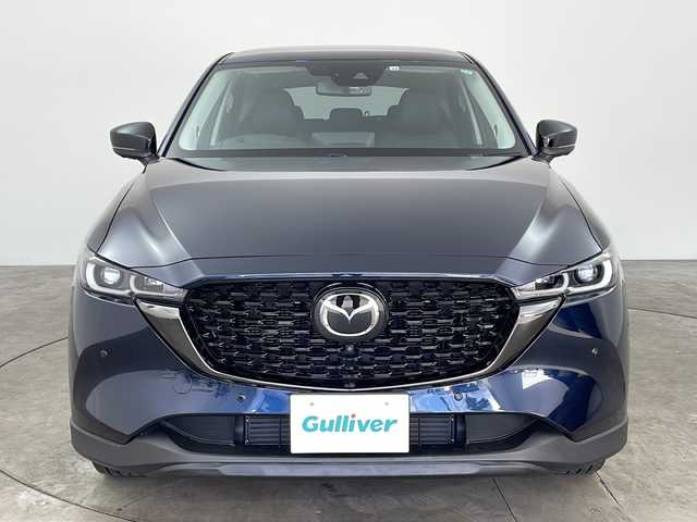マツダ ＣＸ－５ XD ブラックトーンエディション 兵庫県 2022(令4)年 4.8万km ディープクリスタルブルーマイカ ・純正10.25インチナビ/CD/DVD/Bluetooth/TV/USB/・360°ビューモニター/・BOSEサウンドシステム/・ETC/・i-ACTIVSENSE/・スマートブレーキサポート/・スマートシティブレーキサポート/・レーンキープアシストシステム/・車間認知支援システム/・車線逸脱警報システム/・ブラインドスポットモニタリング/・クルージング＆トラフィックサポート/・ハンズフリー機能付パワーリフトゲート/・革巻きステアリング/・ステアリングスイッチ/・パドルシフト/・ステアリングヒーター/・ヘッドアップディスプレイ/・ハーフレザーシート/・運転席メモリー付きパワーシート/・前席シートヒーター/・純正フロアマット/・ＬＥＤヘッドライト/・オートライト/・アダプティブハイビームアシスト/・純正19インチアルミホイール/・置くだけ充電/・アイドリングストップ