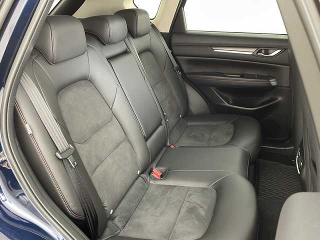 マツダ ＣＸ－５ XD ブラックトーンエディション 兵庫県 2022(令4)年 4.8万km ディープクリスタルブルーマイカ ・純正10.25インチナビ/CD/DVD/Bluetooth/TV/USB/・360°ビューモニター/・BOSEサウンドシステム/・ETC/・i-ACTIVSENSE/・スマートブレーキサポート/・スマートシティブレーキサポート/・レーンキープアシストシステム/・車間認知支援システム/・車線逸脱警報システム/・ブラインドスポットモニタリング/・クルージング＆トラフィックサポート/・ハンズフリー機能付パワーリフトゲート/・革巻きステアリング/・ステアリングスイッチ/・パドルシフト/・ステアリングヒーター/・ヘッドアップディスプレイ/・ハーフレザーシート/・運転席メモリー付きパワーシート/・前席シートヒーター/・純正フロアマット/・ＬＥＤヘッドライト/・オートライト/・アダプティブハイビームアシスト/・純正19インチアルミホイール/・置くだけ充電/・アイドリングストップ