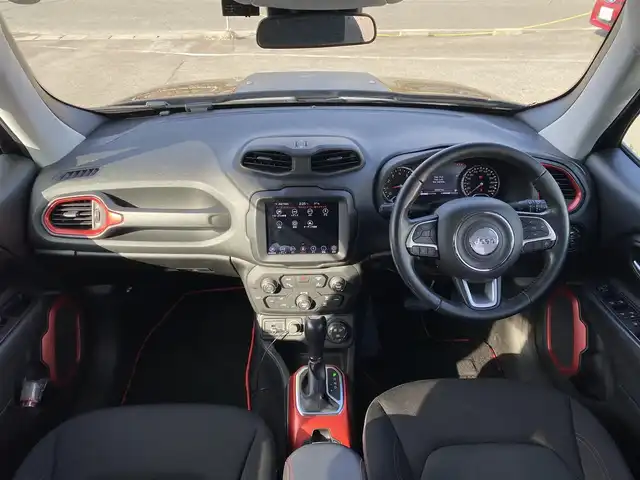 クライスラー・ジープ ジープ レネゲード トレイルホーク 福岡県 2019(令1)年 6.3万km 黒 ・クルーズコントロール/・純正ナビ/Bluetooth/USB/AUX/・バックカメラ/・ドライブレコーダー/・フルセグ/・ETC/・純正17AW/・LEDライト/・ブラインドスポット/・ダウンヒルアシスト