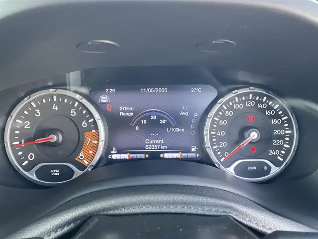 クライスラー・ジープ ジープ レネゲード トレイルホーク 福岡県 2019(令1)年 6.3万km 黒 ・クルーズコントロール/・純正ナビ/Bluetooth/USB/AUX/・バックカメラ/・ドライブレコーダー/・フルセグ/・ETC/・純正17AW/・LEDライト/・ブラインドスポット/・ダウンヒルアシスト