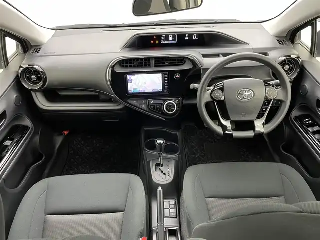 トヨタ アクア S スタイルブラック 岡山県 2017(平29)年 2.2万km シルバーM 純正ナビ NSCD-W66/地デジワンセグ/Bluetooth/CD/バックカメラ/ビルトインETC/ドライブレコーダー /セーフティセンス /・レーンディパーチャーアラート/・プリクラッシュセーフティ/・オートハイビーム /オートライト/純正フロアマット/プッシュスタート /スマートキー×2