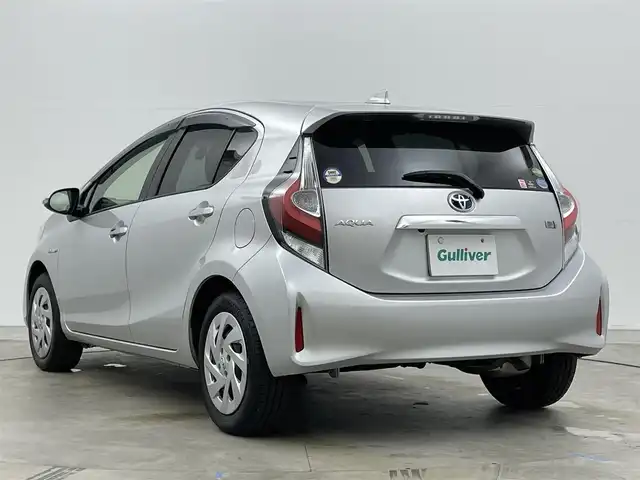 トヨタ アクア S スタイルブラック 岡山県 2017(平29)年 2.2万km シルバーM 純正ナビ NSCD-W66/地デジワンセグ/Bluetooth/CD/バックカメラ/ビルトインETC/ドライブレコーダー /セーフティセンス /・レーンディパーチャーアラート/・プリクラッシュセーフティ/・オートハイビーム /オートライト/純正フロアマット/プッシュスタート /スマートキー×2