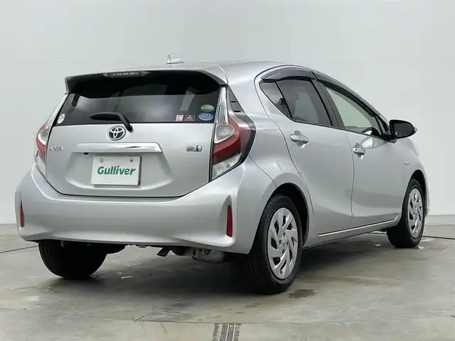 トヨタ アクア S スタイルブラック 岡山県 2017(平29)年 2.2万km シルバーM 純正ナビ NSCD-W66/地デジワンセグ/Bluetooth/CD/バックカメラ/ビルトインETC/ドライブレコーダー /セーフティセンス /・レーンディパーチャーアラート/・プリクラッシュセーフティ/・オートハイビーム /オートライト/純正フロアマット/プッシュスタート /スマートキー×2