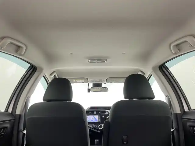 トヨタ アクア S スタイルブラック 岡山県 2017(平29)年 2.2万km シルバーM 純正ナビ NSCD-W66/地デジワンセグ/Bluetooth/CD/バックカメラ/ビルトインETC/ドライブレコーダー /セーフティセンス /・レーンディパーチャーアラート/・プリクラッシュセーフティ/・オートハイビーム /オートライト/純正フロアマット/プッシュスタート /スマートキー×2