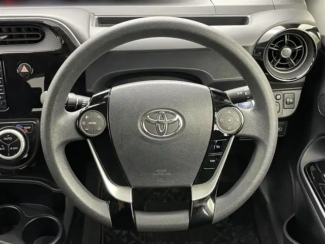 トヨタ アクア S スタイルブラック 岡山県 2017(平29)年 2.2万km シルバーM 純正ナビ NSCD-W66/地デジワンセグ/Bluetooth/CD/バックカメラ/ビルトインETC/ドライブレコーダー /セーフティセンス /・レーンディパーチャーアラート/・プリクラッシュセーフティ/・オートハイビーム /オートライト/純正フロアマット/プッシュスタート /スマートキー×2