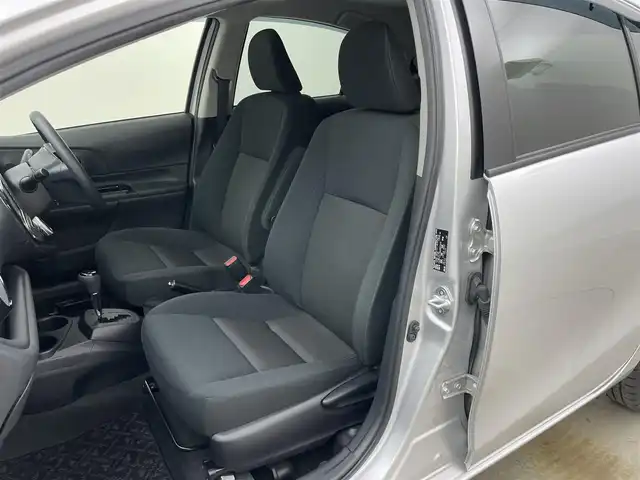 トヨタ アクア S スタイルブラック 岡山県 2017(平29)年 2.2万km シルバーM 純正ナビ NSCD-W66/地デジワンセグ/Bluetooth/CD/バックカメラ/ビルトインETC/ドライブレコーダー /セーフティセンス /・レーンディパーチャーアラート/・プリクラッシュセーフティ/・オートハイビーム /オートライト/純正フロアマット/プッシュスタート /スマートキー×2