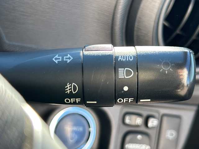 トヨタ アクア S 茨城県 2013(平25)年 8.4万km グレーメタリック 純正メモリナビ【NSLN-W62】/(地デジTV・BT・ラジオ再生)/ETC/バックカメラ/オートライト/LEDヘッドライト/純正フロアマット/スマートキー/取扱説明書/保証書