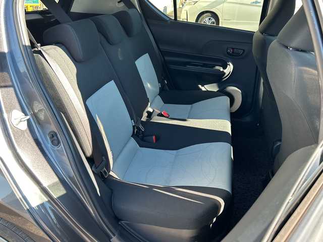 トヨタ アクア S 茨城県 2013(平25)年 8.4万km グレーメタリック 純正メモリナビ【NSLN-W62】/(地デジTV・BT・ラジオ再生)/ETC/バックカメラ/オートライト/LEDヘッドライト/純正フロアマット/スマートキー/取扱説明書/保証書