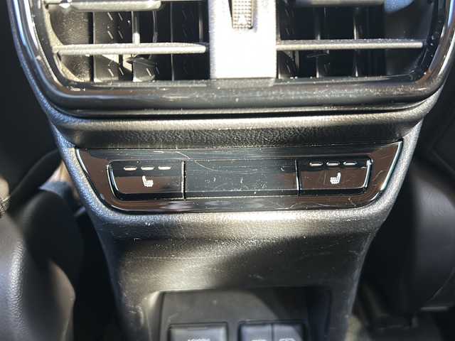 レクサス ＮＸ 250 バージョンL 静岡県 2022(令4)年 2万km ソニッククォーツ 純正ナビ/・ラジオ/フルセグTV/・Bluetooth/USB/CD/DVD/Miracast/主要装備/・レーダークルーズコントロール　/・ドライブレコーダー　/・ＥＴＣ２．０　/・ステアリングリモコン　/・パノラマルーフ　/・デジタルインナーミラー　/・シートヒーター　/・エアシート　/・ヘッドアップディスプレイ　/・ＢＳＭ/・ハンドルヒーター/・パドルシフト/・オートライト/・オートハイビーム/・アイドリングストップ/・ホールド/・パワーバックドア/・SOSコール/・ヒーテッドドアミラー/・プッシュスタート/・スマートキー