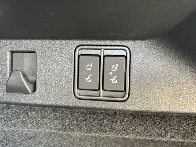 レクサス ＮＸ 250 バージョンL 静岡県 2022(令4)年 2万km ソニッククォーツ 純正ナビ/・ラジオ/フルセグTV/・Bluetooth/USB/CD/DVD/Miracast/主要装備/・レーダークルーズコントロール　/・ドライブレコーダー　/・ＥＴＣ２．０　/・ステアリングリモコン　/・パノラマルーフ　/・デジタルインナーミラー　/・シートヒーター　/・エアシート　/・ヘッドアップディスプレイ　/・ＢＳＭ/・ハンドルヒーター/・パドルシフト/・オートライト/・オートハイビーム/・アイドリングストップ/・ホールド/・パワーバックドア/・SOSコール/・ヒーテッドドアミラー/・プッシュスタート/・スマートキー