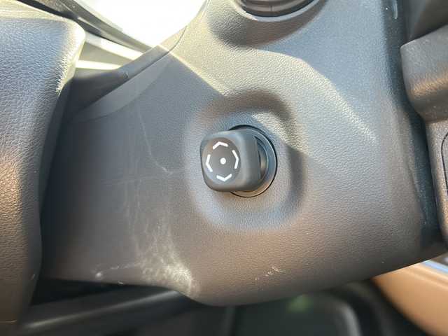 レクサス ＮＸ 250 バージョンL 静岡県 2022(令4)年 2万km ソニッククォーツ 純正ナビ/・ラジオ/フルセグTV/・Bluetooth/USB/CD/DVD/Miracast/主要装備/・レーダークルーズコントロール　/・ドライブレコーダー　/・ＥＴＣ２．０　/・ステアリングリモコン　/・パノラマルーフ　/・デジタルインナーミラー　/・シートヒーター　/・エアシート　/・ヘッドアップディスプレイ　/・ＢＳＭ/・ハンドルヒーター/・パドルシフト/・オートライト/・オートハイビーム/・アイドリングストップ/・ホールド/・パワーバックドア/・SOSコール/・ヒーテッドドアミラー/・プッシュスタート/・スマートキー