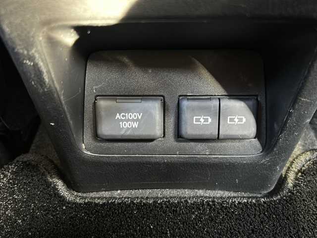 レクサス ＮＸ 250 バージョンL 静岡県 2022(令4)年 2万km ソニッククォーツ 純正ナビ/・ラジオ/フルセグTV/・Bluetooth/USB/CD/DVD/Miracast/主要装備/・レーダークルーズコントロール　/・ドライブレコーダー　/・ＥＴＣ２．０　/・ステアリングリモコン　/・パノラマルーフ　/・デジタルインナーミラー　/・シートヒーター　/・エアシート　/・ヘッドアップディスプレイ　/・ＢＳＭ/・ハンドルヒーター/・パドルシフト/・オートライト/・オートハイビーム/・アイドリングストップ/・ホールド/・パワーバックドア/・SOSコール/・ヒーテッドドアミラー/・プッシュスタート/・スマートキー