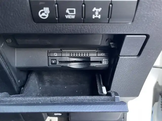 レクサス ＲＸ 200t Fスポーツ 道南・函館 2016(平28)年 6.4万km ホワイトノーヴァガラスフレーク /純正ナビ//フルセグＴＶ//ドライブレコーダー//バックカメラ//シートヒーター//ベンチレーション//パワーシート//パワーバックドア//ブラインドスポットモニター//クルーズコントロール//ヘッドアップディスプレイ//コーナーセンサー//レーンキープアシスト//衝突軽減ブレーキ//オートライト//オートハイビーム//LEDフォグライト//ステアリングヒーター//パドルシフト//フロアマット//スマートキー//プッシュスタート