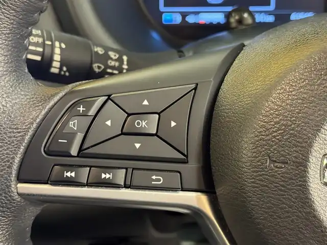 日産 キックス X 群馬県 2021(令3)年 6.2万km ブリリアントホワイトパール/ピュアブラック 2トーン 安全性能/・プロパイロット/・エマージェンシーブレーキ/・駐車支援/・車線逸脱防止支援/純正9インチナビ/　　フルセグ/BT/CD/DVD/    FM/AM/ipod/USB/    SD/MUSICSTOCKER/アラウンドビューモニター/デジタルインナーミラー/ブラックハーフレザーシート/オートLEDヘッドライト/フォグランプ/本革巻きステアリング/スマートキー2本/電動パーキングブレーキ/オートブレーキホールド/純正フロアマット/純正17AW/前後ドライブレコーダー/ビルドインETC