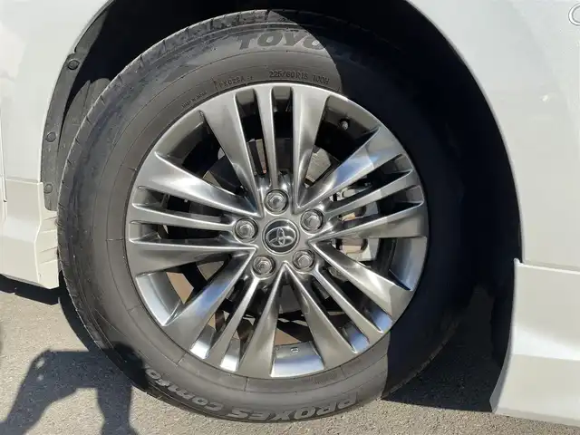 トヨタ アルファード Z 東京都 2024(令6)年 0.6万km プラチナホワイトパールマイカ 純正ナビ　/Ｂｌｕｅｔｏｏｔｈ　/ＵＳＢ　/ＨＤＭＩ　/全周囲カメラ　/フリップダウンモニター　/モデリスタエアロ　/おくだけ充電　/レーダークルーズコントロールシステム　/ＥＴＣ２．０　/前後ドライブレコーダー/電動リアゲート/サンルーフ/純正フロアマット/純正アルミホイール/純正LED