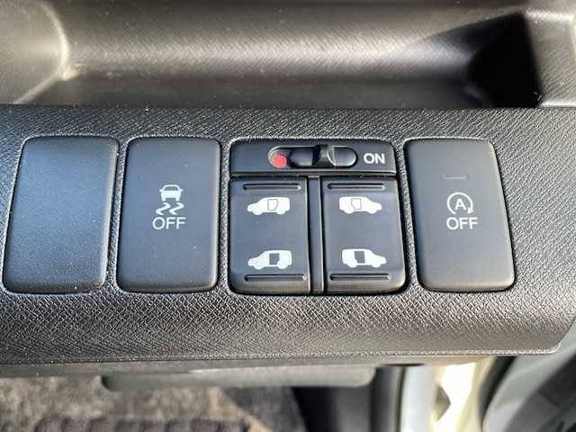 ホンダ ステップワゴン スパーダ Z クールスピリット 富山県 2014(平26)年 11.1万km ホワイトオーキッドパール (株)IDOMが運営する【じしゃロン富山店】の自社ローン対象車両になります。こちらは現金ご利用時の価格です。自社ローンご希望の方は別途その旨お申付け下さい。/純正８インチインターナビ/FM/AM/CD/DVD/TV/SD/USB/バックカメラ/ETC/両側パワースライドドア/横滑り防止/クルーズコントロール/アイドリングストップ/ステアリングリモコン/ハーフレザーシート/HID/オートライト/ドアバイザー