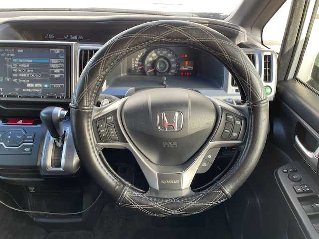 ホンダ ステップワゴン スパーダ Z クールスピリット 富山県 2014(平26)年 11.1万km ホワイトオーキッドパール (株)IDOMが運営する【じしゃロン富山店】の自社ローン対象車両になります。こちらは現金ご利用時の価格です。自社ローンご希望の方は別途その旨お申付け下さい。/純正８インチインターナビ/FM/AM/CD/DVD/TV/SD/USB/バックカメラ/ETC/両側パワースライドドア/横滑り防止/クルーズコントロール/アイドリングストップ/ステアリングリモコン/ハーフレザーシート/HID/オートライト/ドアバイザー