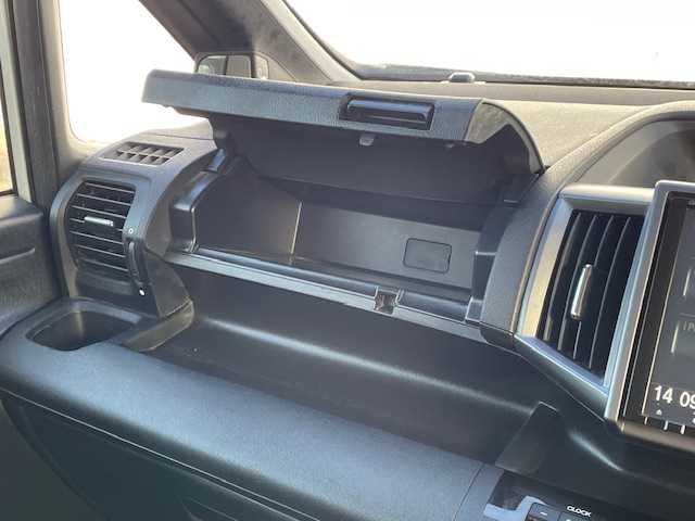 ホンダ ステップワゴン スパーダ Z クールスピリット 富山県 2014(平26)年 11.1万km ホワイトオーキッドパール (株)IDOMが運営する【じしゃロン富山店】の自社ローン対象車両になります。こちらは現金ご利用時の価格です。自社ローンご希望の方は別途その旨お申付け下さい。/純正８インチインターナビ/FM/AM/CD/DVD/TV/SD/USB/バックカメラ/ETC/両側パワースライドドア/横滑り防止/クルーズコントロール/アイドリングストップ/ステアリングリモコン/ハーフレザーシート/HID/オートライト/ドアバイザー