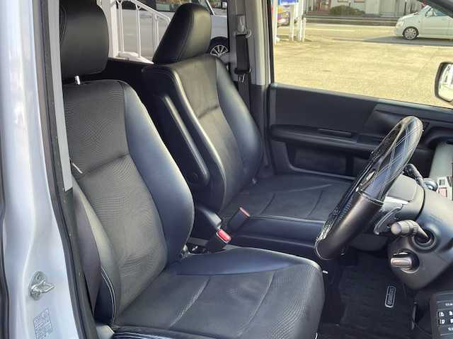 ホンダ ステップワゴン スパーダ Z クールスピリット 富山県 2014(平26)年 11.1万km ホワイトオーキッドパール (株)IDOMが運営する【じしゃロン富山店】の自社ローン対象車両になります。こちらは現金ご利用時の価格です。自社ローンご希望の方は別途その旨お申付け下さい。/純正８インチインターナビ/FM/AM/CD/DVD/TV/SD/USB/バックカメラ/ETC/両側パワースライドドア/横滑り防止/クルーズコントロール/アイドリングストップ/ステアリングリモコン/ハーフレザーシート/HID/オートライト/ドアバイザー