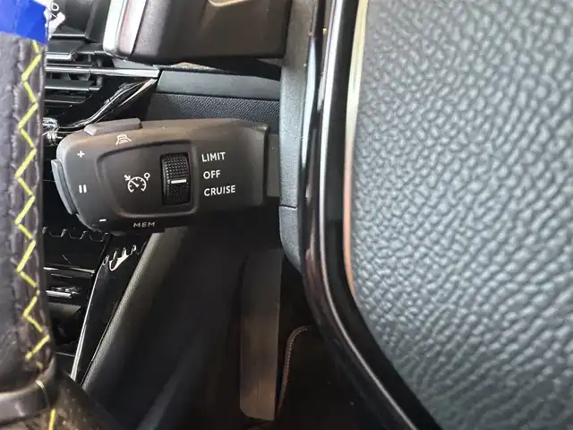 プジョー ２０８ GT ライン 茨城県 2020(令2)年 3.5万km 黄 ワンオーナー/純正ディスプレイオーディオ/Bカメラ/ETC/前後ドラレコ/アクティブセーフティブレーキ/トラフィックサインインフォメーション/ACC/BSM/アンビエントライト/Pシフト/LEDヘッドライト/インテリジェントハイビーム