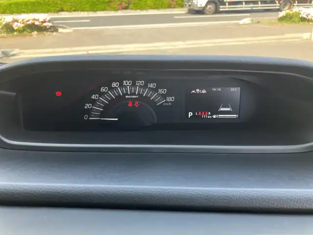 スズキ ソリオ バンディット HV MV 埼玉県 2025(令7)年 0.1万km ピュアホワイトP 登録時111km/ワンオーナー/両側パワースライドドア/スズキセーフティサポート/デュアルセンサーブレーキサポート2/アダプティブクルーズコントロール/　・全車速追随機能・停止保持機能付き/電動パーキングブレーキ/アイドリングストップ/パーキングセンサー/ブラインドスポットモニター/ヘッドアップディスプレイ/LEDヘッドライト/LEDフォグ/ハイビームアシスト/革巻きステアリング/運転席・助手席シートヒーター/プッシュスタートボタン/スマートキー2個/純正15インチAW/保証書・取扱説明書/