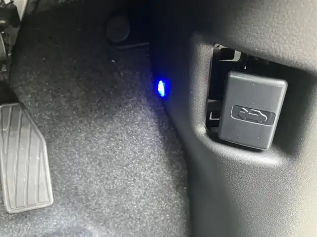 スズキ ソリオ バンディット HV MV 埼玉県 2025(令7)年 0.1万km ピュアホワイトP 登録時111km/ワンオーナー/両側パワースライドドア/スズキセーフティサポート/デュアルセンサーブレーキサポート2/アダプティブクルーズコントロール/　・全車速追随機能・停止保持機能付き/電動パーキングブレーキ/アイドリングストップ/パーキングセンサー/ブラインドスポットモニター/ヘッドアップディスプレイ/LEDヘッドライト/LEDフォグ/ハイビームアシスト/革巻きステアリング/運転席・助手席シートヒーター/プッシュスタートボタン/スマートキー2個/純正15インチAW/保証書・取扱説明書/
