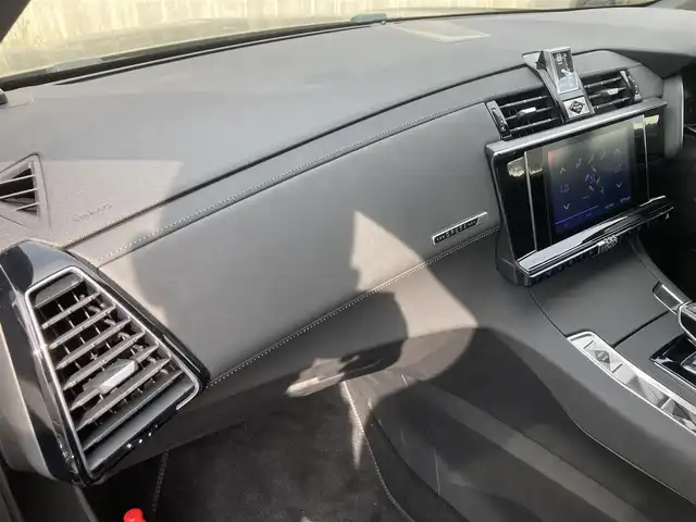 ＤＳオートモビル シトロエン ＤＳ７ クロスバック オペラ ブルーHDi 熊本県 2023(令5)年 1.3万km ノアールペルラネラ ・スマートキー/・プッシュスタート/・パノラマサンルーフ/・アクティブセーフティブレーキ/・トラフィックサインインフォメーション/・疲労検知/・ナイトヴィジョン/・パーキングアシスト/・インテリジェントハイビーム/・パーキングセンサー/・ブラインドスポットモニター/・クルーズコントロール(追従式)/・黒革シート/・前席パワーシート /・前席シートヒーター ＆エアシート /・純正メモリナビ/　【Bluetooth・USB・AppleCarPlay・AndroidAuto】/・FOCAL ELECTRAサウンドシステム/・フルセグTV/・全方位カメラ＆左サイドカメラ/・ETC/・ドライブレコーダー(前後録画)/・アクティブサスペンション/・LEDヘッドランプ/・LEDフォグランプ/・純正マット