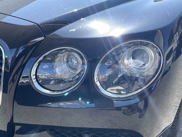 ベントレー フライングスパー V8 S 東京都 2016(平28)年 7.8万km 黒 左ハンドル/4WD/サンルーフ/純正ナビ/CD/DVD/SD/HDD/AUX/フルセグTV/バックカメラ/クリアランスソナー/ブラインドスポットモニター/レザーシート/全席パワーシート/前席シートヒーター・エアーシート/ETC/21インチアルミホイール/純正フロアマット/前後ドライブレコーダー/スーパーキャットレーダー/キーレスキー×2/取扱説明書/保証書